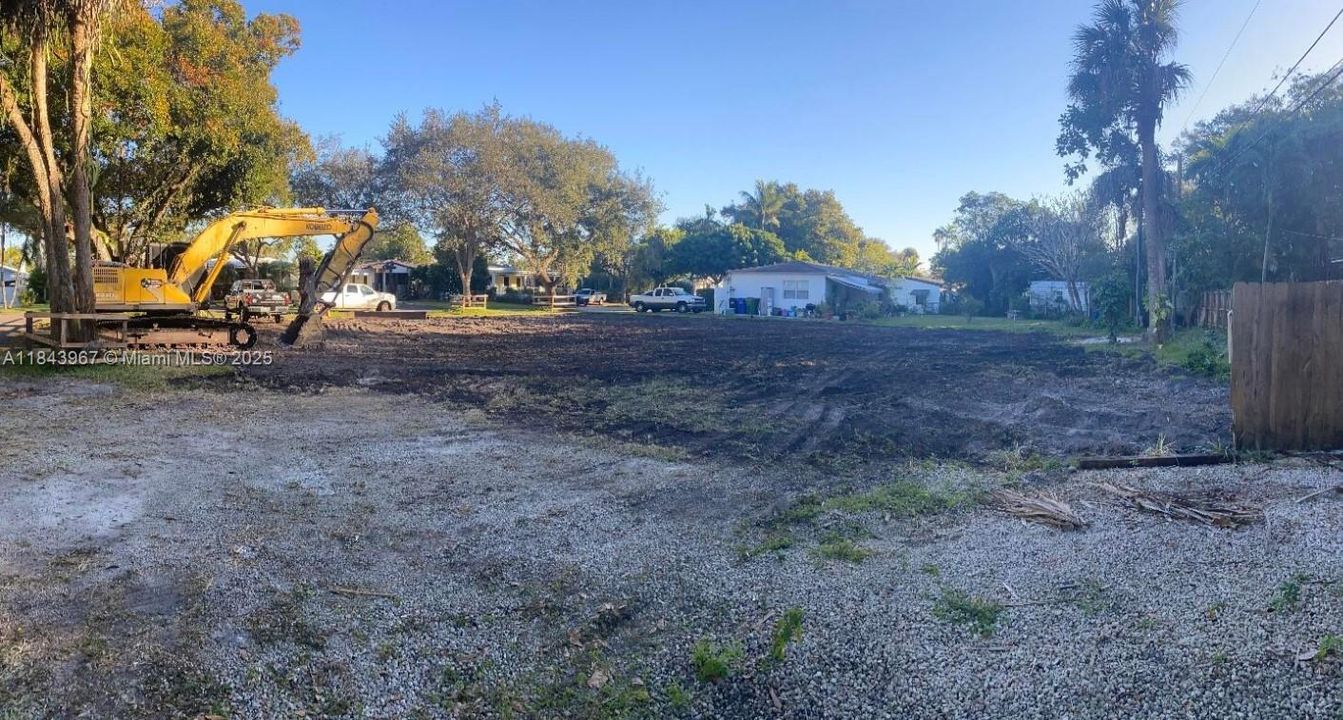 For Sale: $870,000 (0.28 acres)