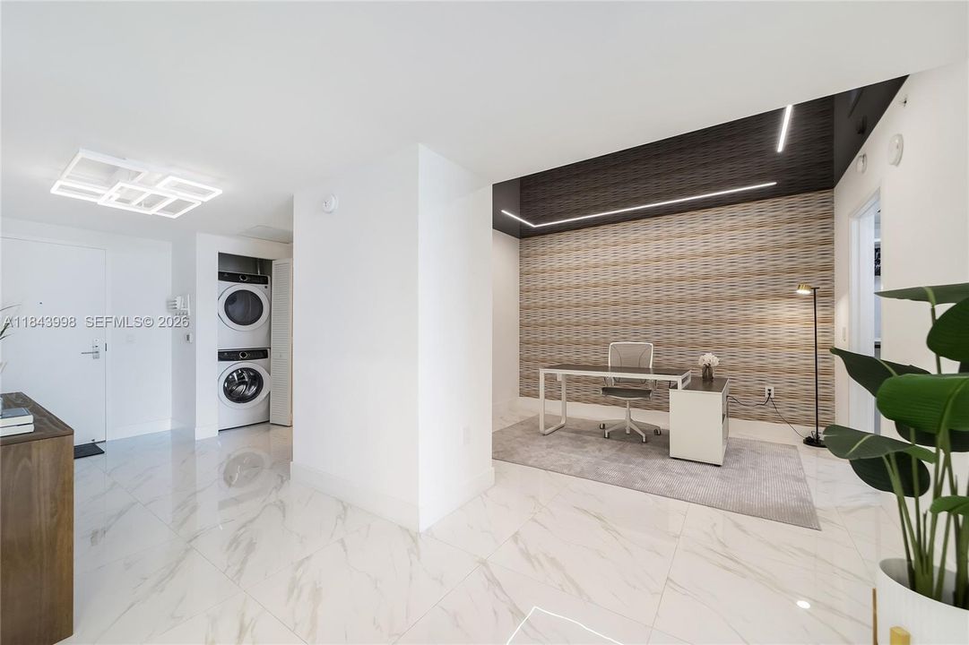 For Sale: $1,099,000 (2 beds, 3 baths, 1524 Square Feet)
