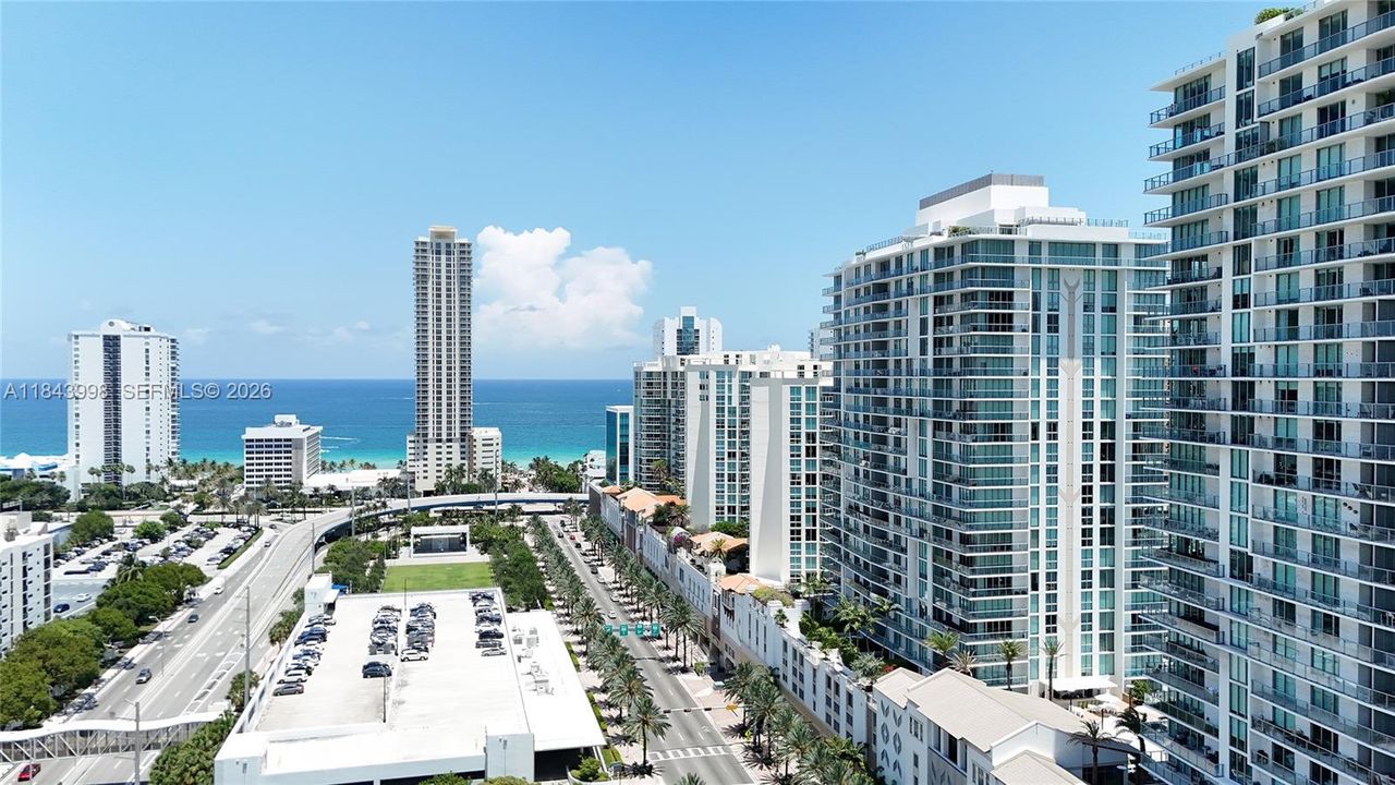 For Sale: $1,099,000 (2 beds, 3 baths, 1524 Square Feet)
