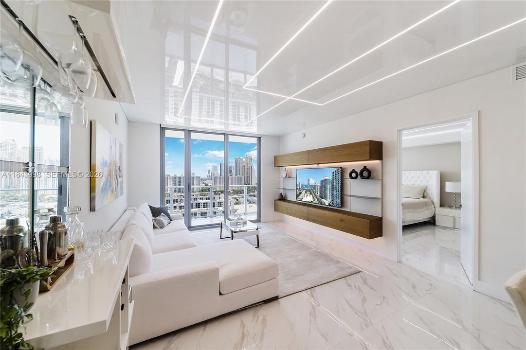 For Sale: $1,099,000 (2 beds, 3 baths, 1524 Square Feet)