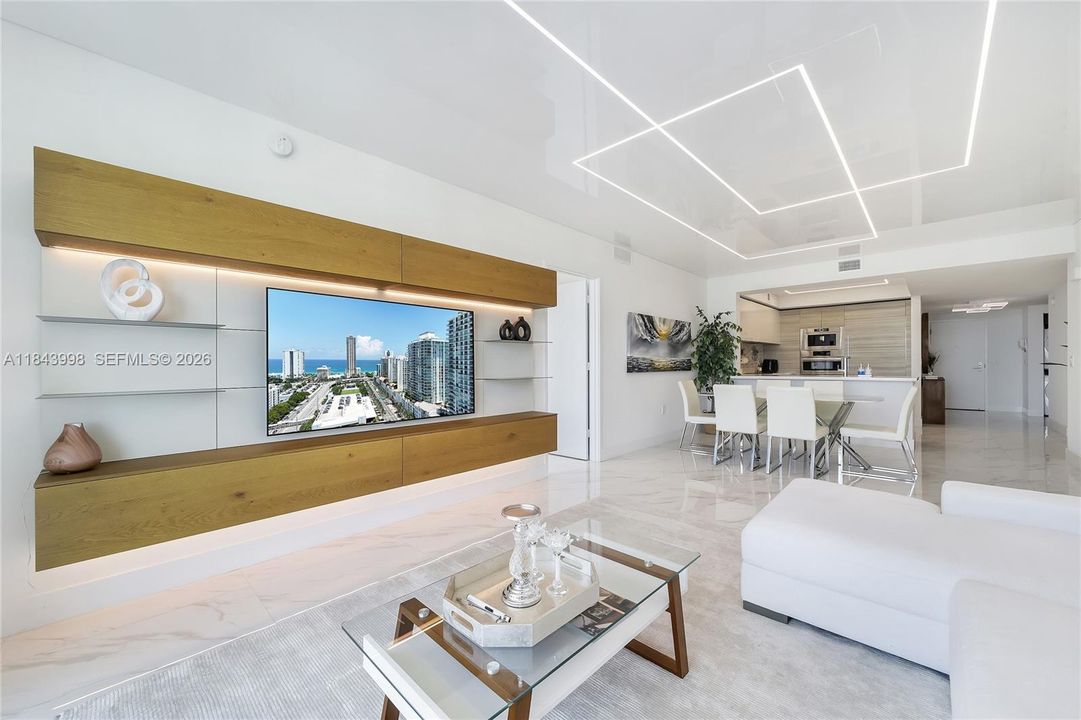 For Sale: $1,099,000 (2 beds, 3 baths, 1524 Square Feet)