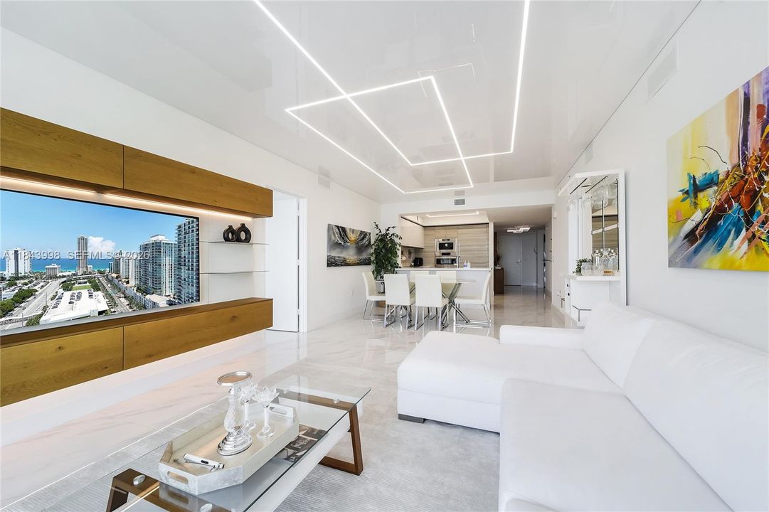 For Sale: $1,099,000 (2 beds, 3 baths, 1524 Square Feet)