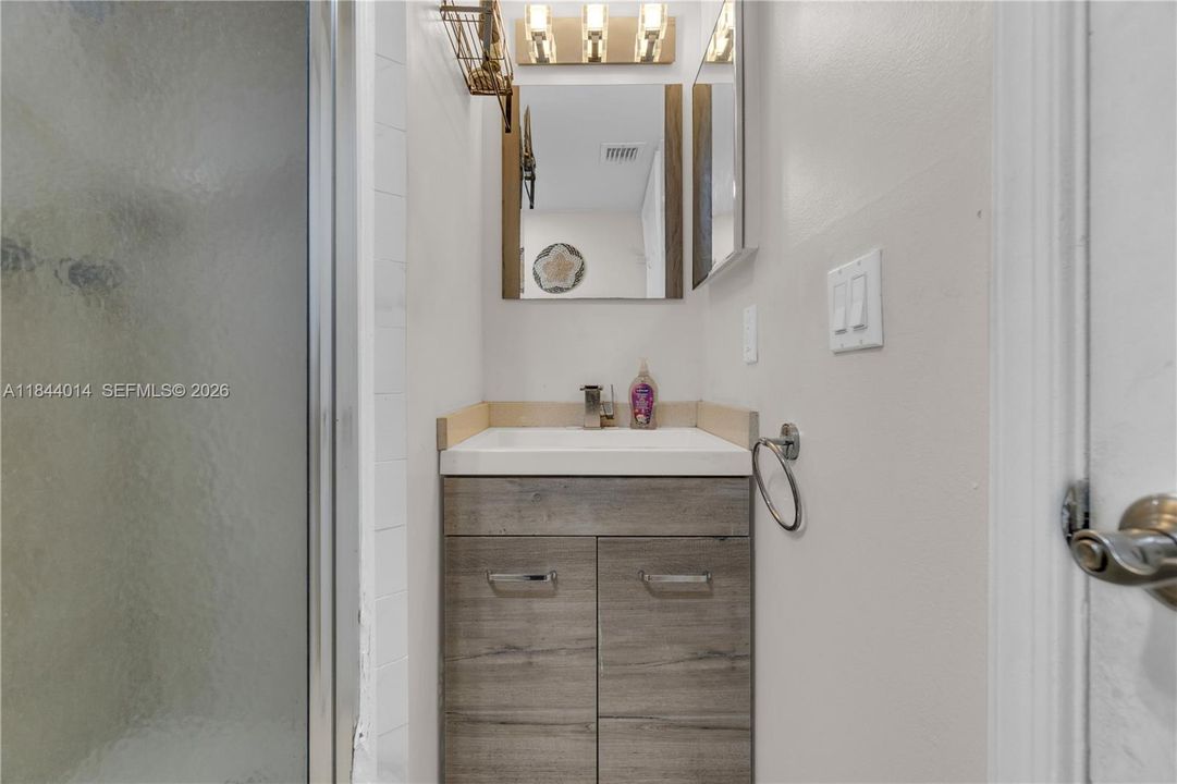For Sale: $205,000 (2 beds, 2 baths, 1100 Square Feet)
