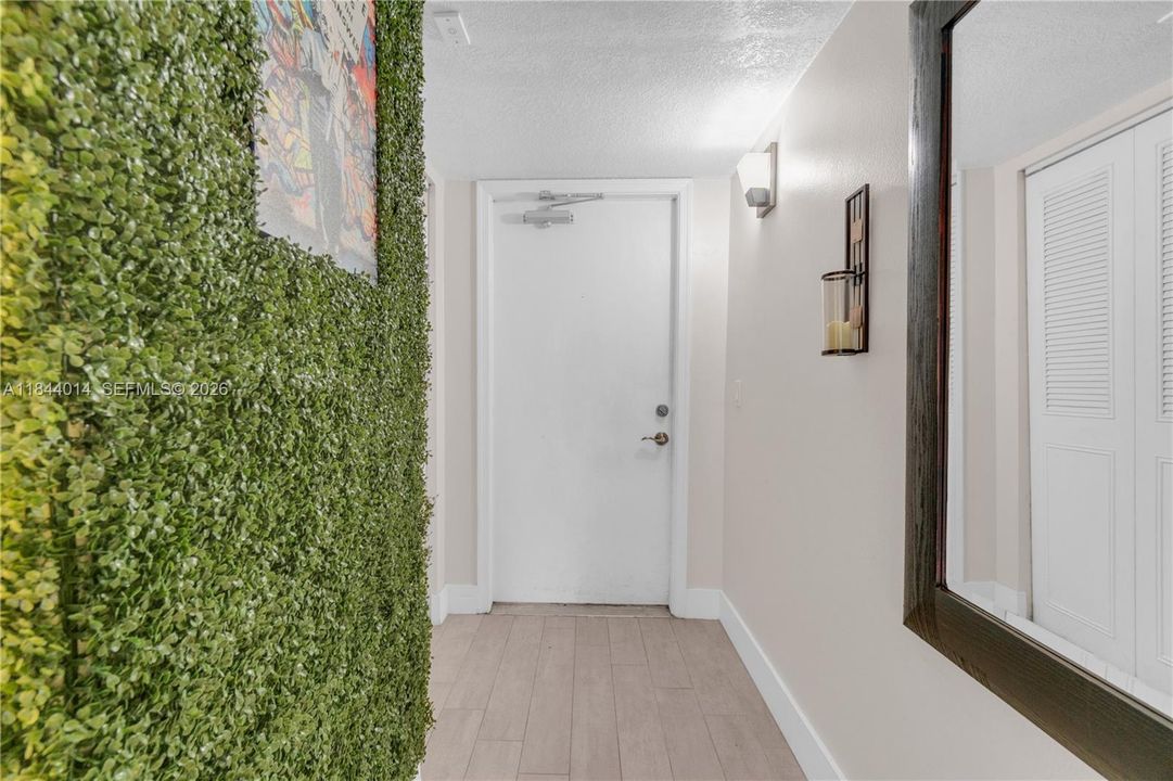 For Sale: $205,000 (2 beds, 2 baths, 1100 Square Feet)