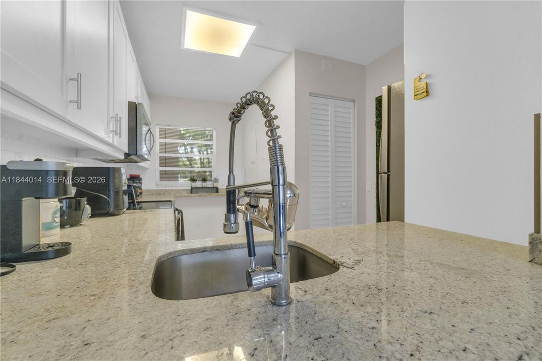 For Sale: $205,000 (2 beds, 2 baths, 1100 Square Feet)