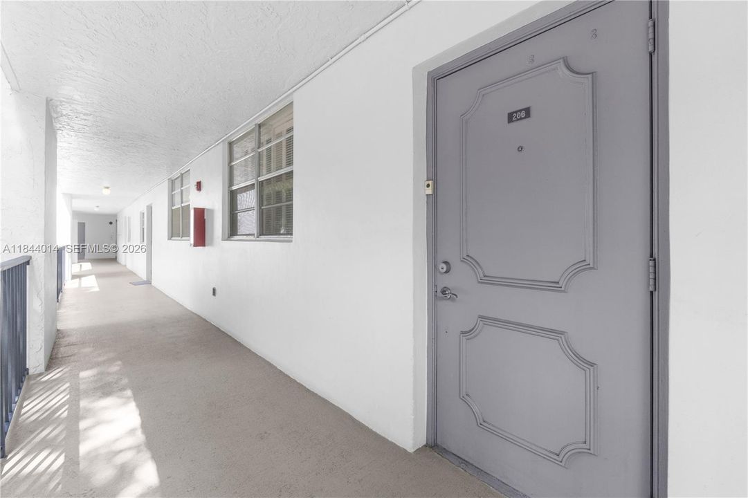 For Sale: $205,000 (2 beds, 2 baths, 1100 Square Feet)