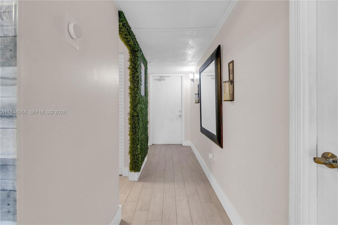 For Sale: $205,000 (2 beds, 2 baths, 1100 Square Feet)