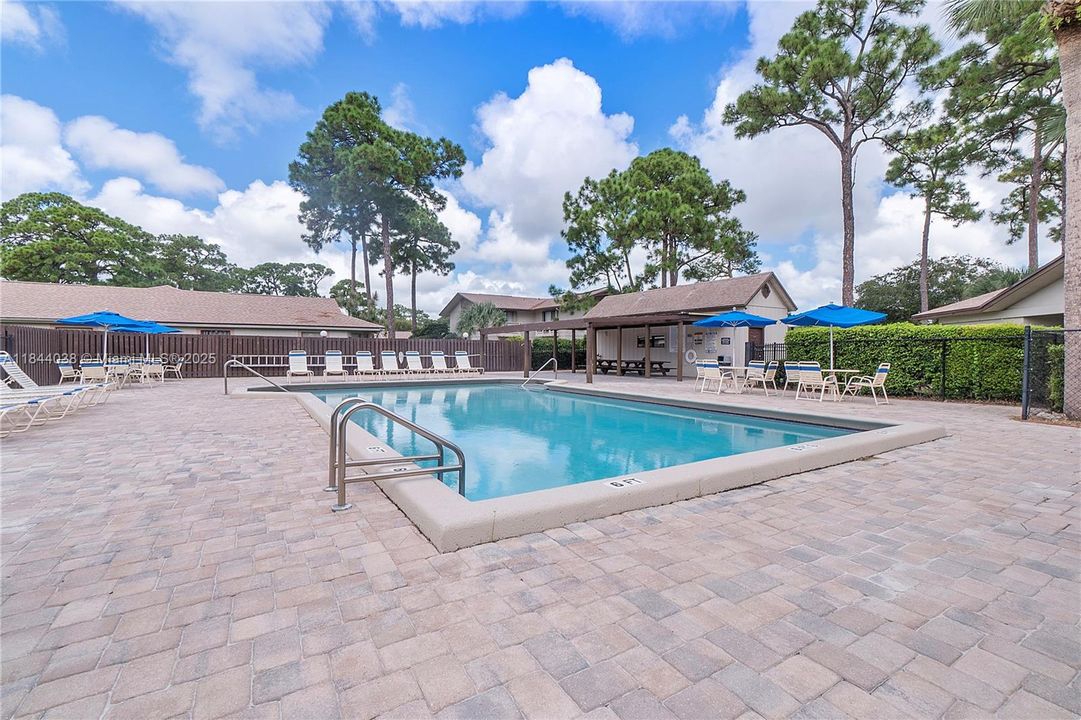 最近租的: $1,600 (2 贝兹, 2 浴室, 1005 平方英尺)