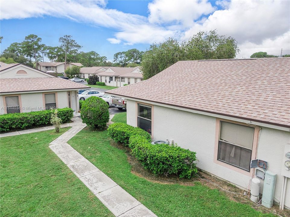 最近租的: $1,600 (2 贝兹, 2 浴室, 1005 平方英尺)