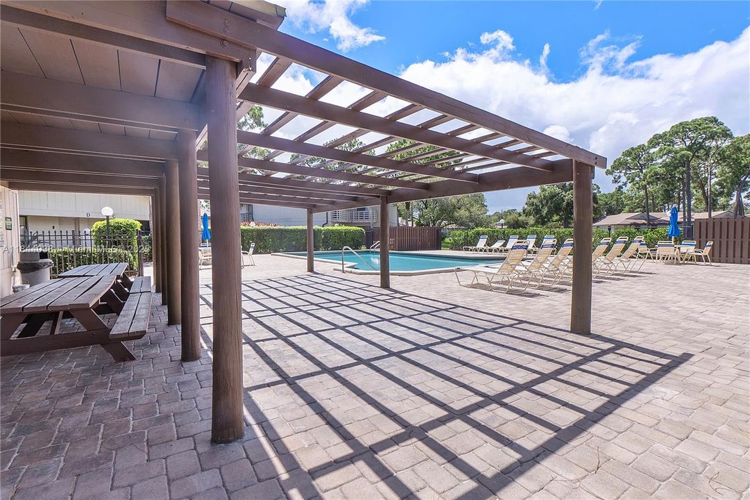 最近租的: $1,600 (2 贝兹, 2 浴室, 1005 平方英尺)