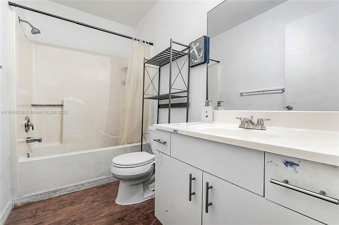 最近租的: $1,600 (2 贝兹, 2 浴室, 1005 平方英尺)