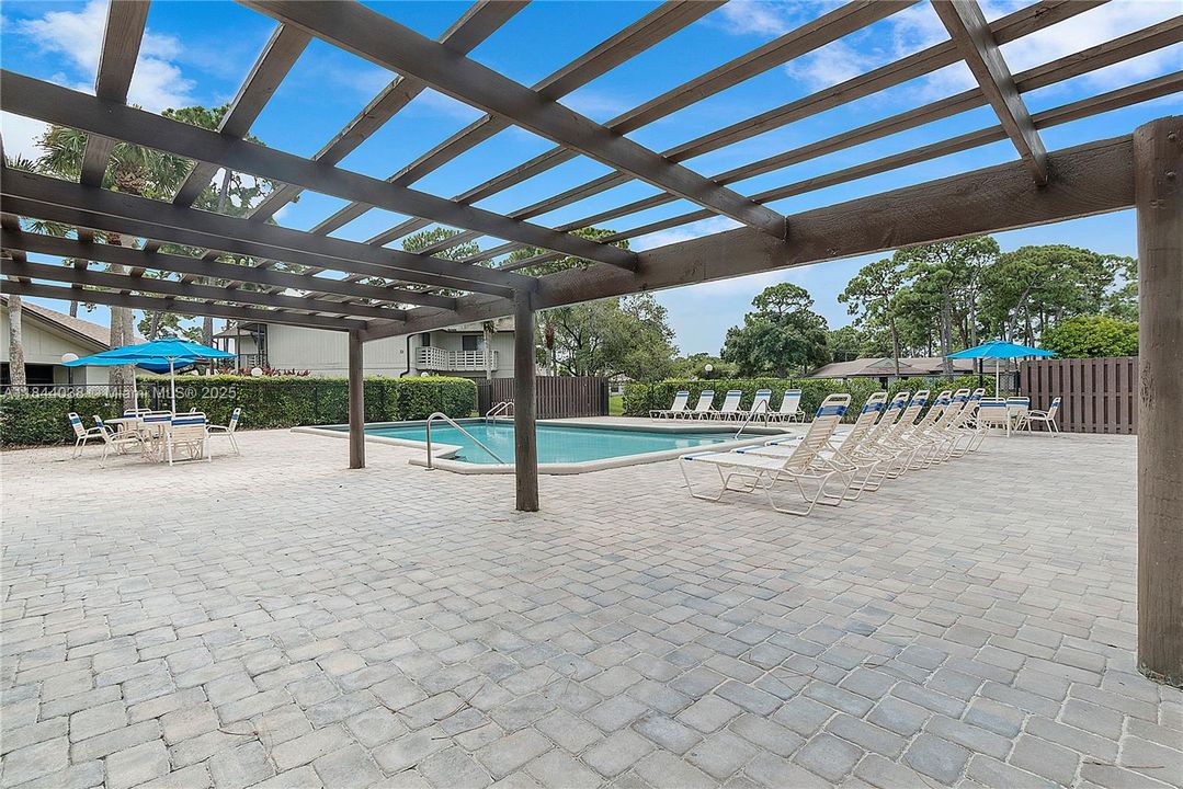 最近租的: $1,600 (2 贝兹, 2 浴室, 1005 平方英尺)