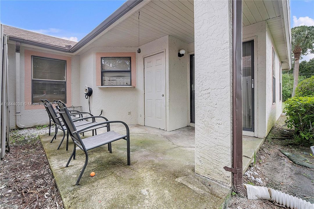 最近租的: $1,600 (2 贝兹, 2 浴室, 1005 平方英尺)