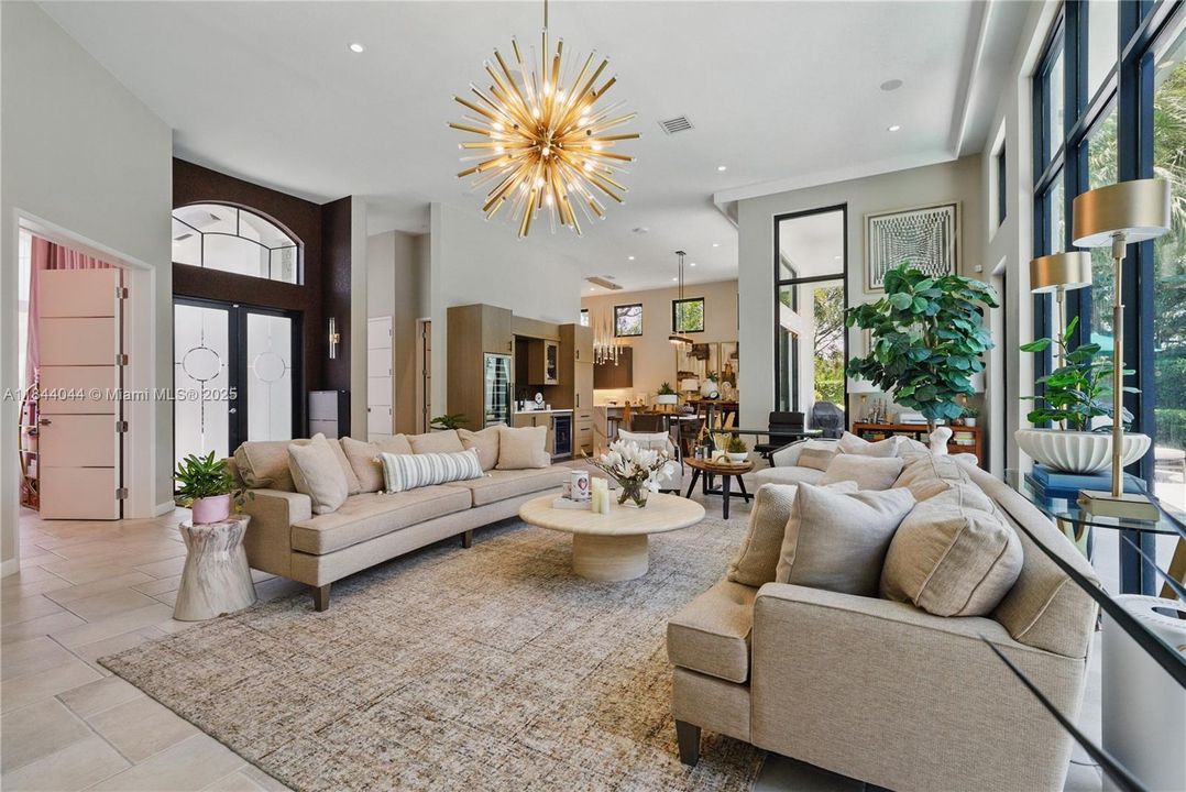 最近租的: $15,000 (3 贝兹, 3 浴室, 2407 平方英尺)