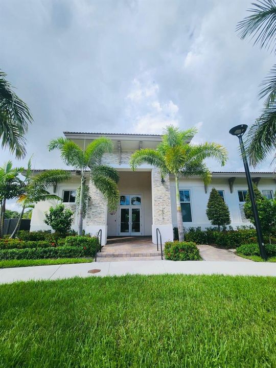 For Sale: $559,000 (3 beds, 2 baths, 1827 Square Feet)