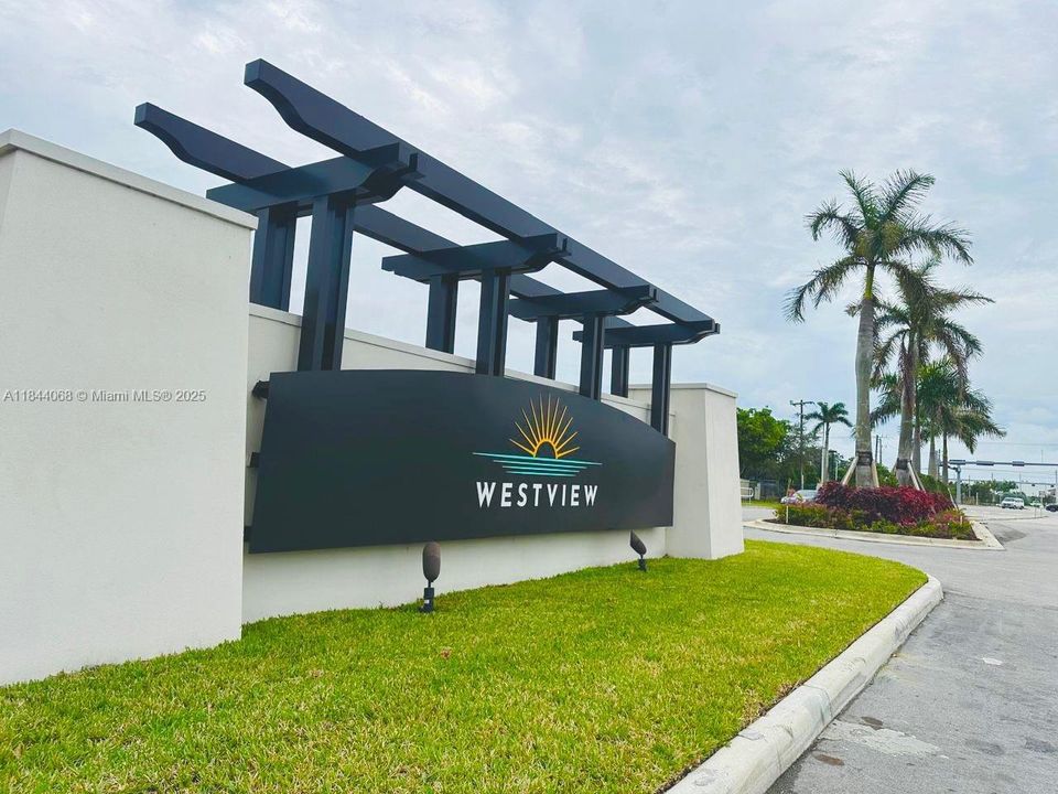 For Sale: $559,000 (3 beds, 2 baths, 1827 Square Feet)