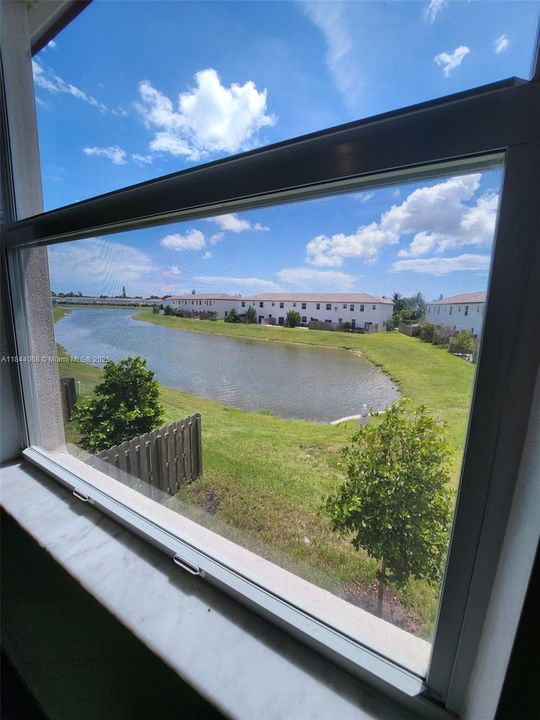 For Sale: $559,000 (3 beds, 2 baths, 1827 Square Feet)