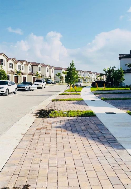 For Sale: $559,000 (3 beds, 2 baths, 1827 Square Feet)