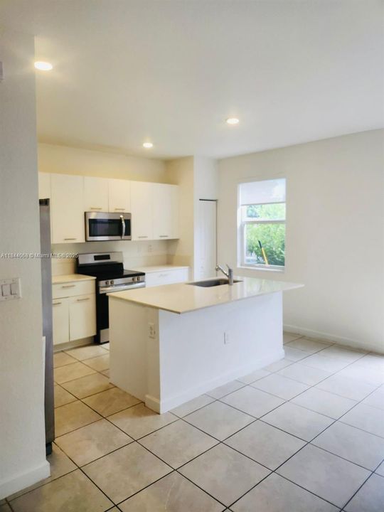 For Sale: $559,000 (3 beds, 2 baths, 1827 Square Feet)