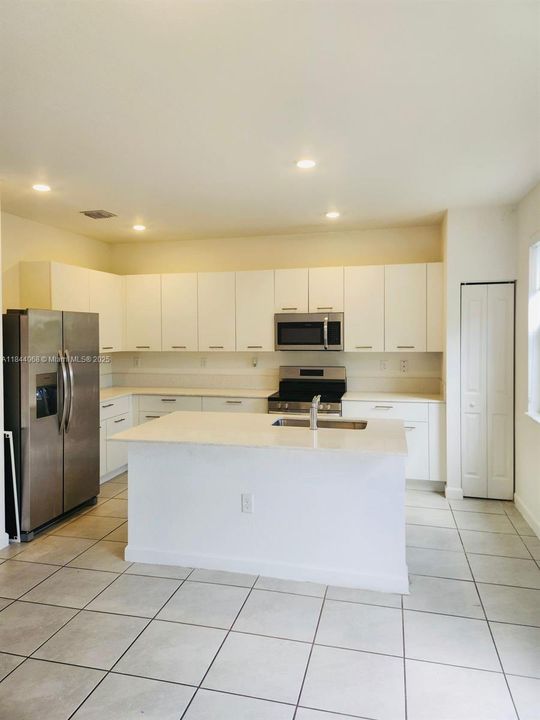 For Sale: $559,000 (3 beds, 2 baths, 1827 Square Feet)