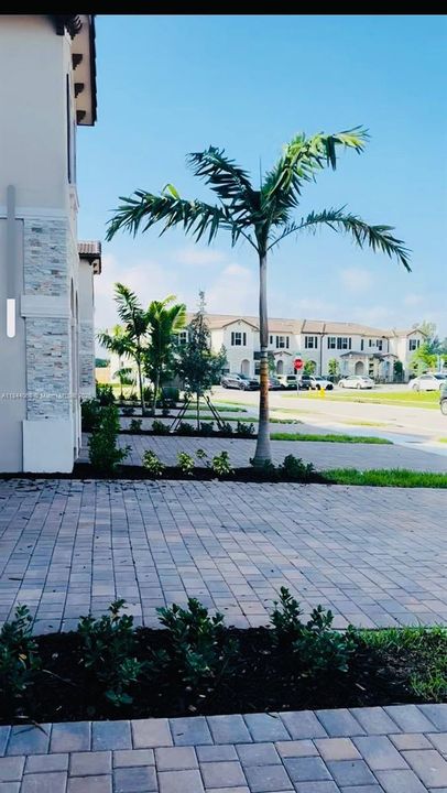 For Sale: $559,000 (3 beds, 2 baths, 1827 Square Feet)