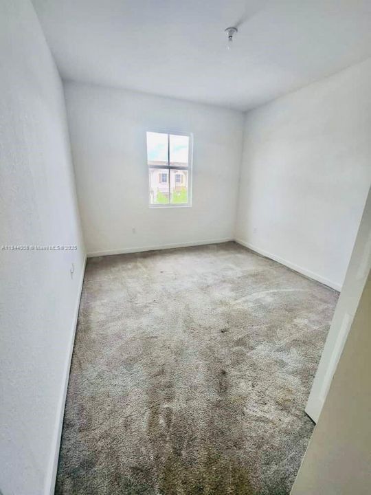 For Sale: $559,000 (3 beds, 2 baths, 1827 Square Feet)