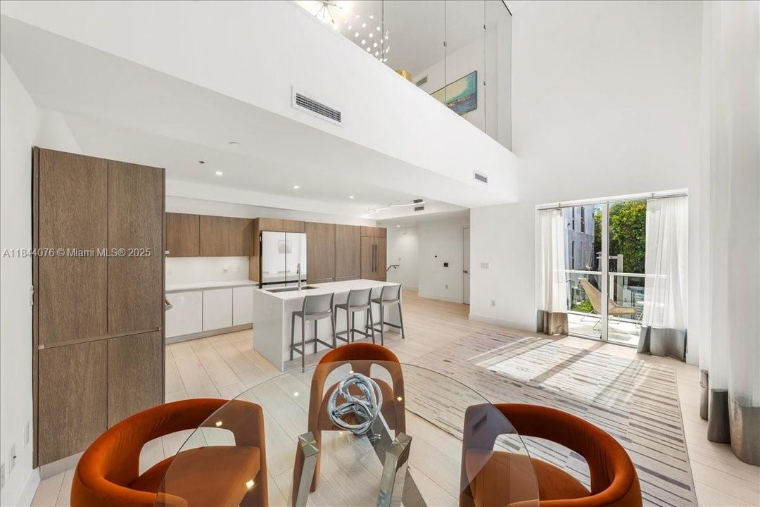 Active With Contract: $2,056,000 (3 beds, 2 baths, 2236 Square Feet)