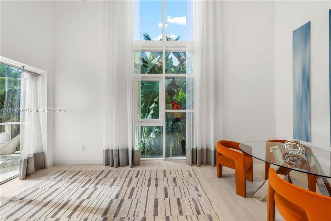 Active With Contract: $2,056,000 (3 beds, 2 baths, 2236 Square Feet)