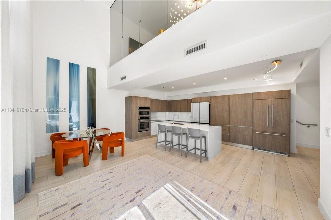 Active With Contract: $2,056,000 (3 beds, 2 baths, 2236 Square Feet)