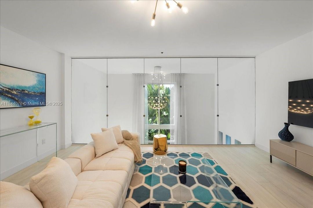 Active With Contract: $2,056,000 (3 beds, 2 baths, 2236 Square Feet)