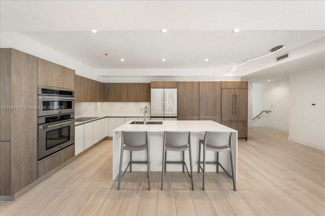 Active With Contract: $2,056,000 (3 beds, 2 baths, 2236 Square Feet)