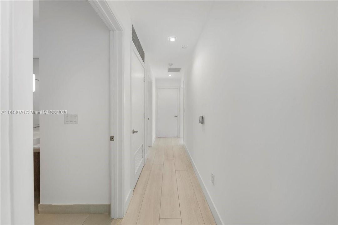 Active With Contract: $2,056,000 (3 beds, 2 baths, 2236 Square Feet)