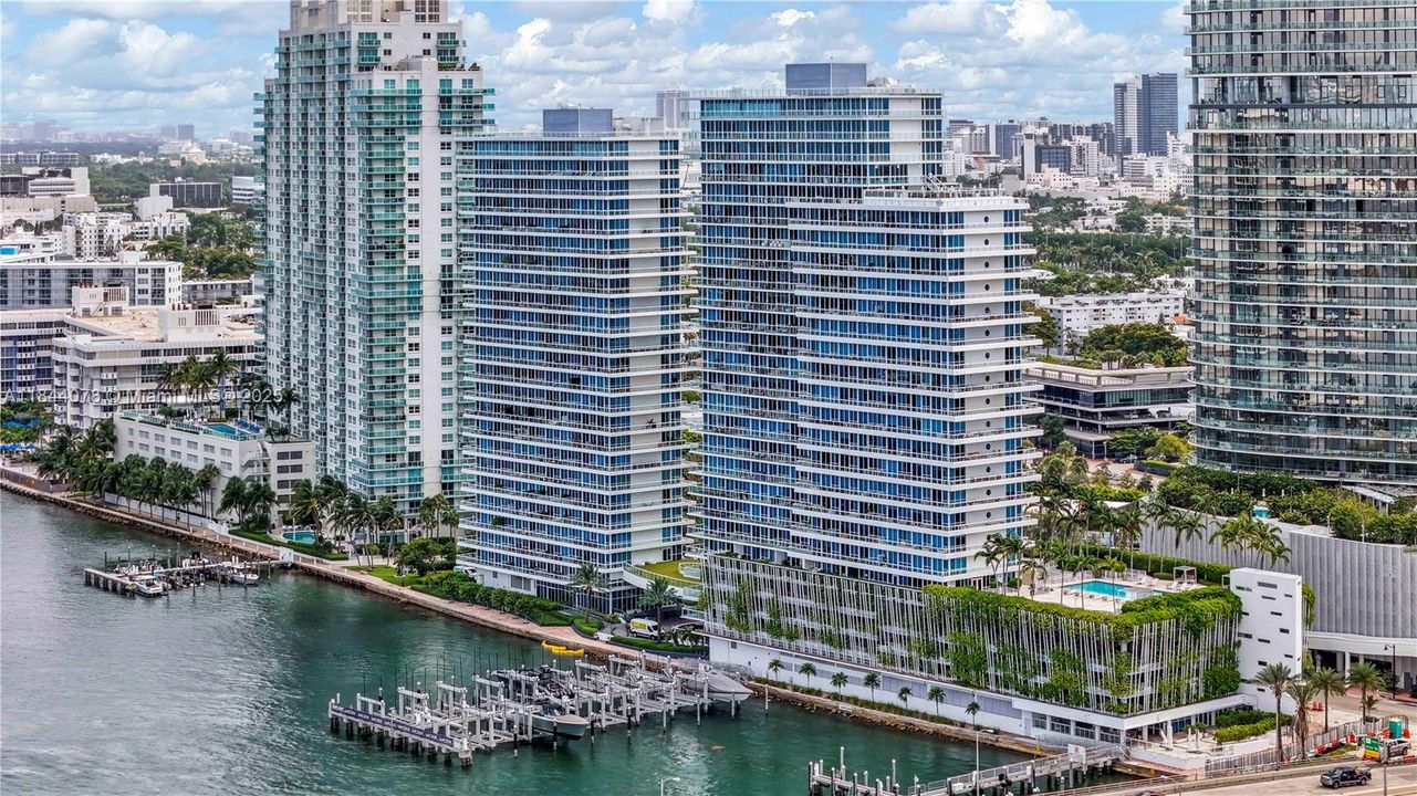 合同活跃: $1,480,000 (2 贝兹, 2 浴室, 1210 平方英尺)