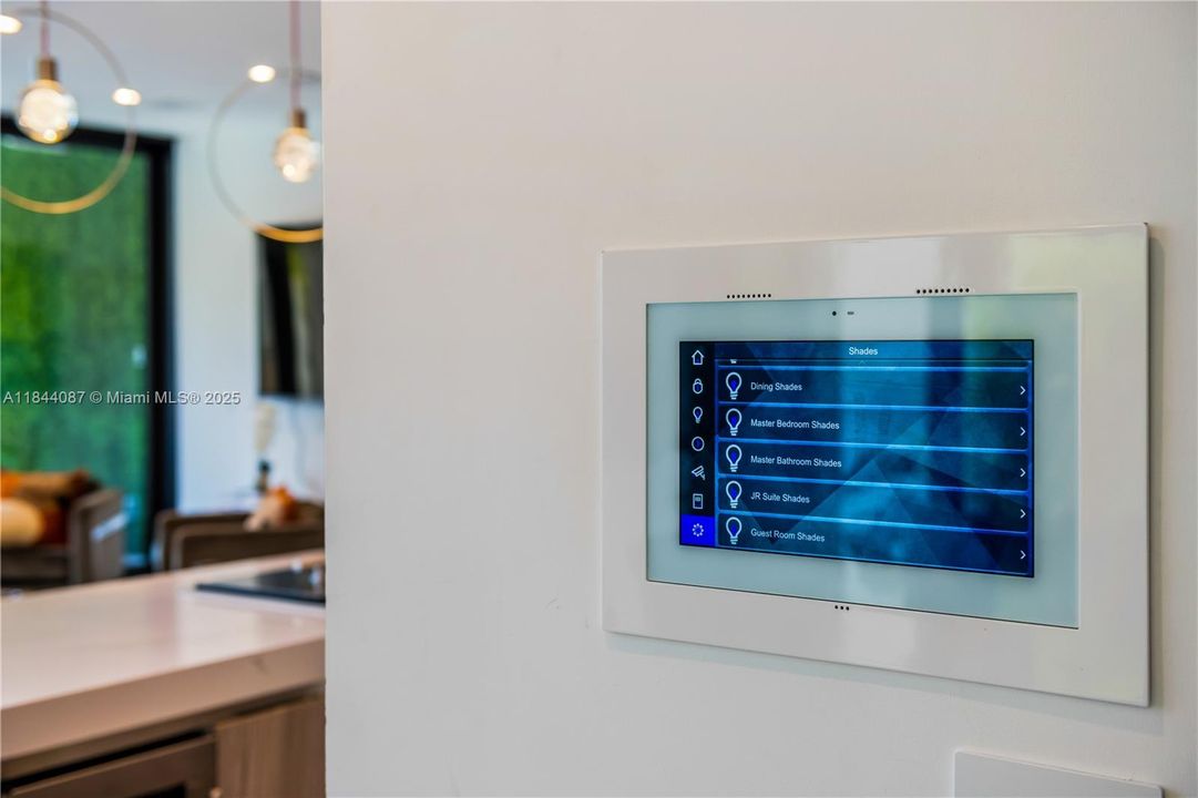 Vendido Recientemente: $3,999,000 (5 camas, 4 baños, 3993 Pies cuadrados)