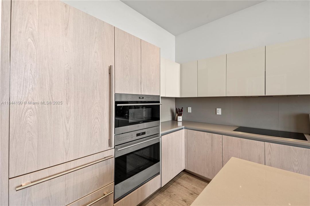 Недавно продано: $939,000 (2 спален, 2 ванн, 1172 Квадратных фут)