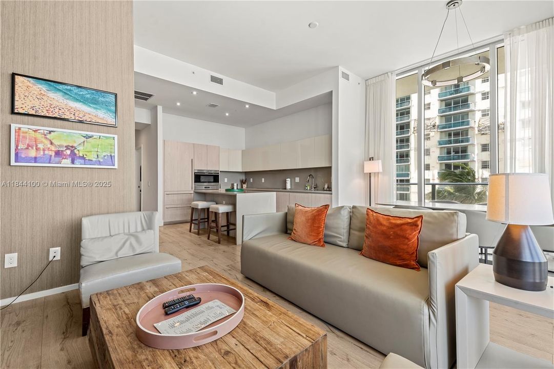 Недавно продано: $939,000 (2 спален, 2 ванн, 1172 Квадратных фут)