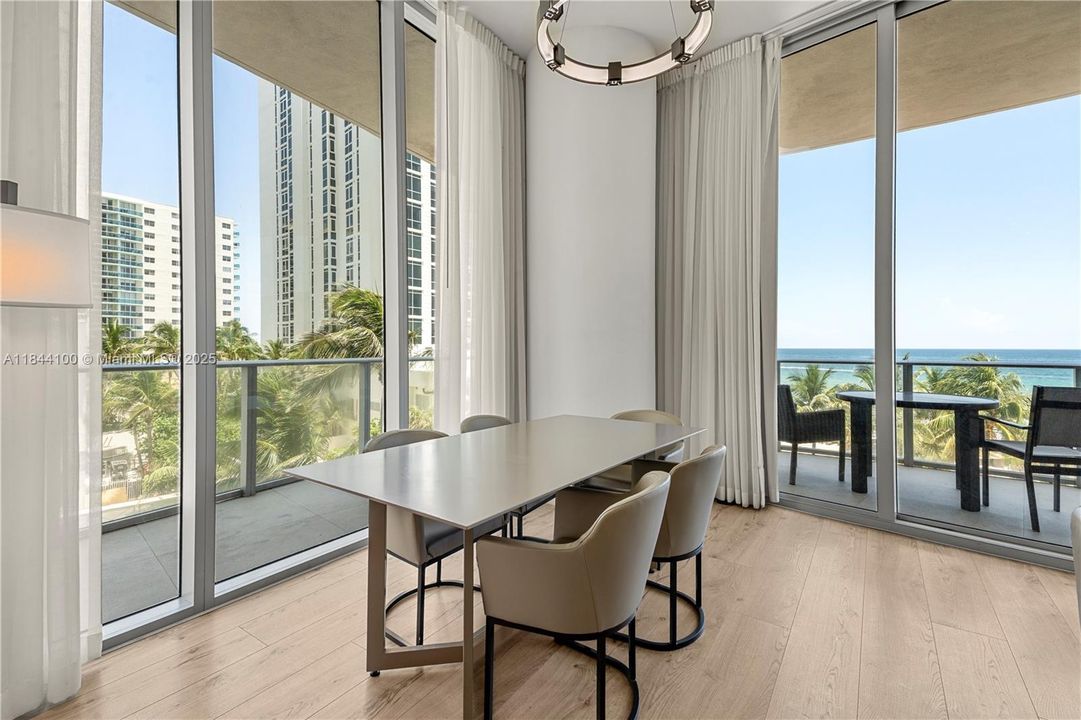 Недавно продано: $939,000 (2 спален, 2 ванн, 1172 Квадратных фут)