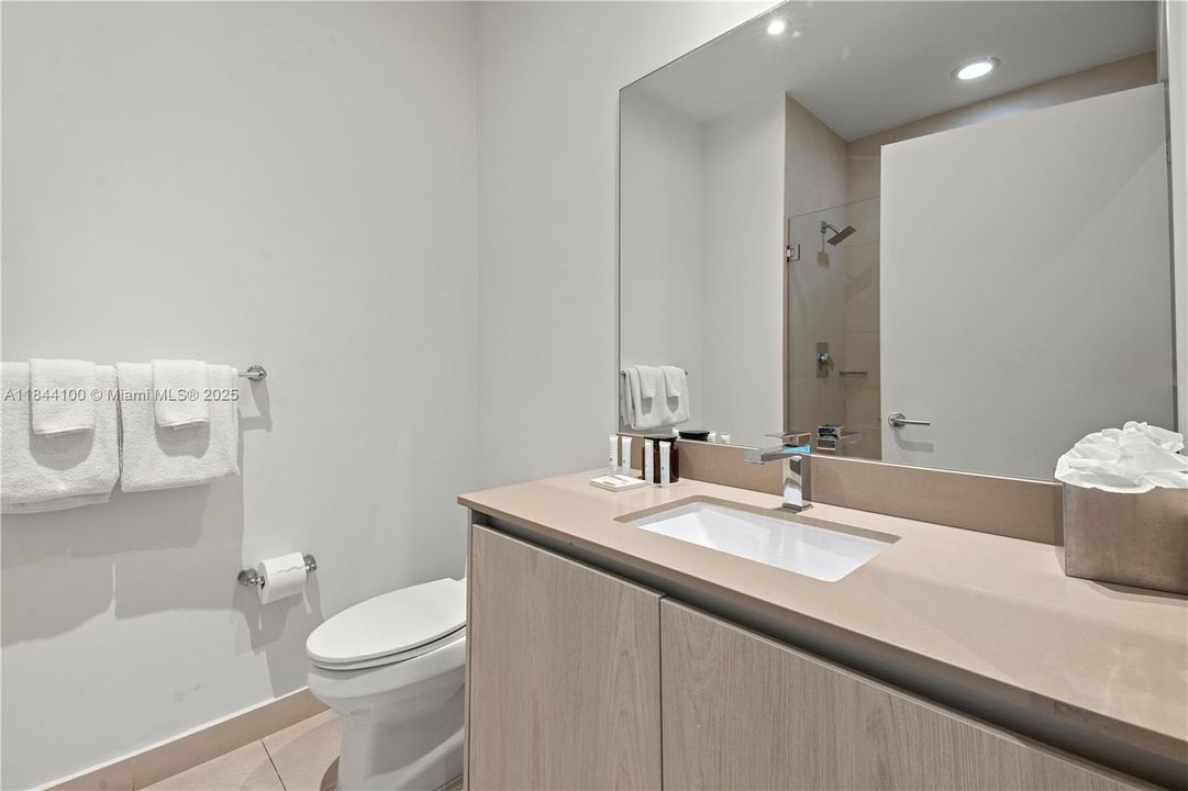 Недавно продано: $939,000 (2 спален, 2 ванн, 1172 Квадратных фут)