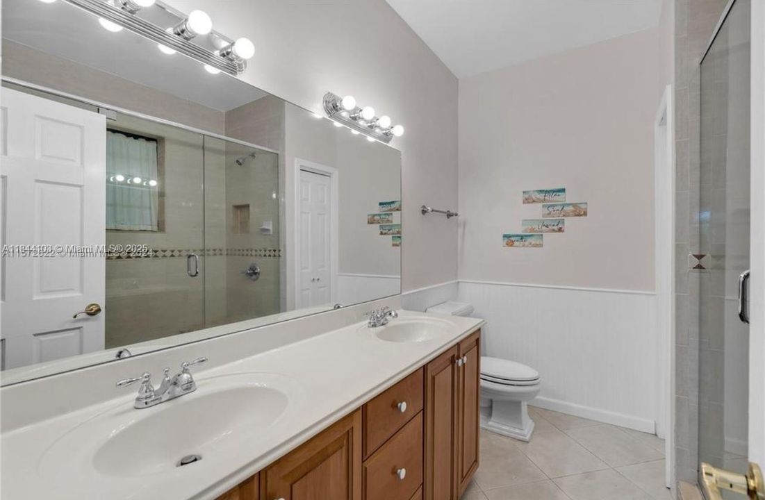 Недавно арендовано: $4,600 (3 спален, 2 ванн, 1640 Квадратных фут)