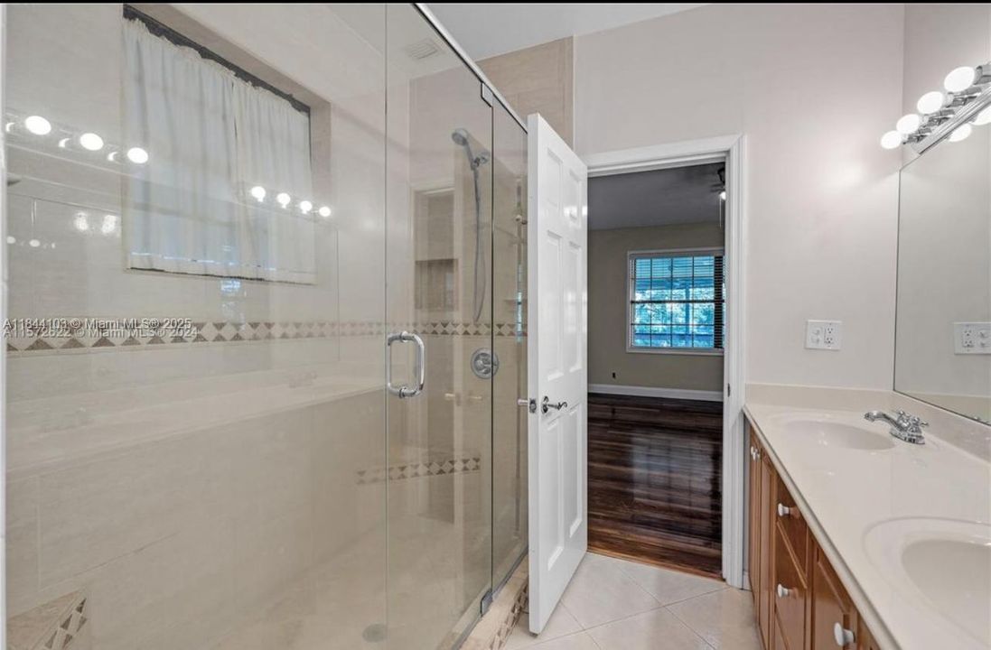 Недавно арендовано: $4,600 (3 спален, 2 ванн, 1640 Квадратных фут)