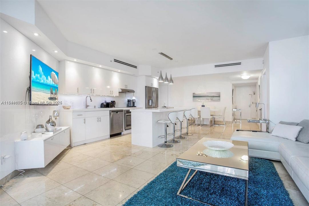 Recently Rented: $8,000 (2 beds, 2 baths, 1550 Square Feet)