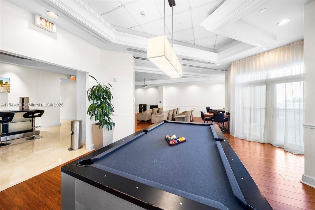 Recently Rented: $8,000 (2 beds, 2 baths, 1550 Square Feet)