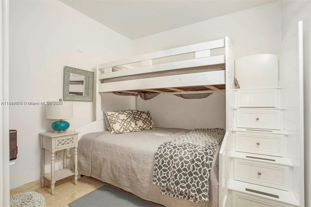 Recently Rented: $8,000 (2 beds, 2 baths, 1550 Square Feet)