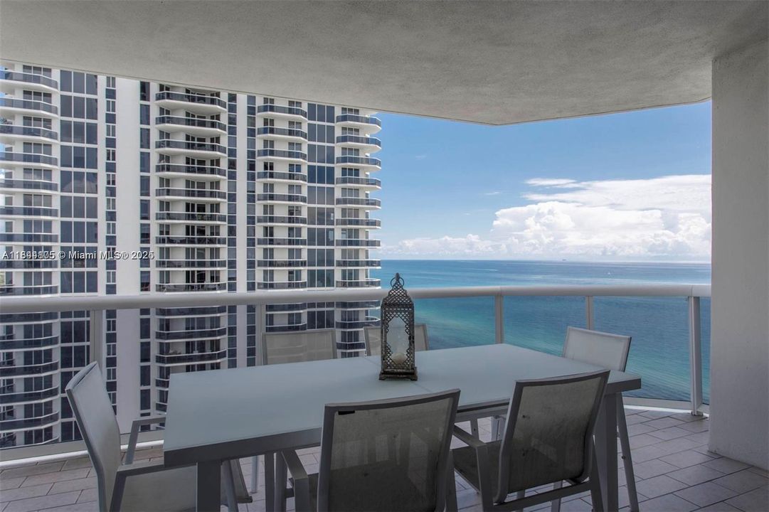 Recently Rented: $8,000 (2 beds, 2 baths, 1550 Square Feet)