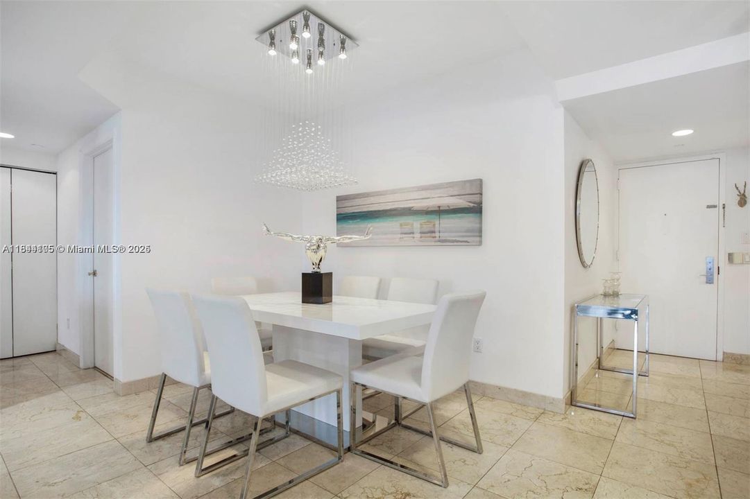 Recently Rented: $8,000 (2 beds, 2 baths, 1550 Square Feet)