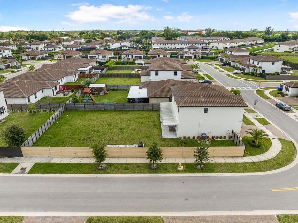 For Sale: $765,000 (5 beds, 3 baths, 3170 Square Feet)