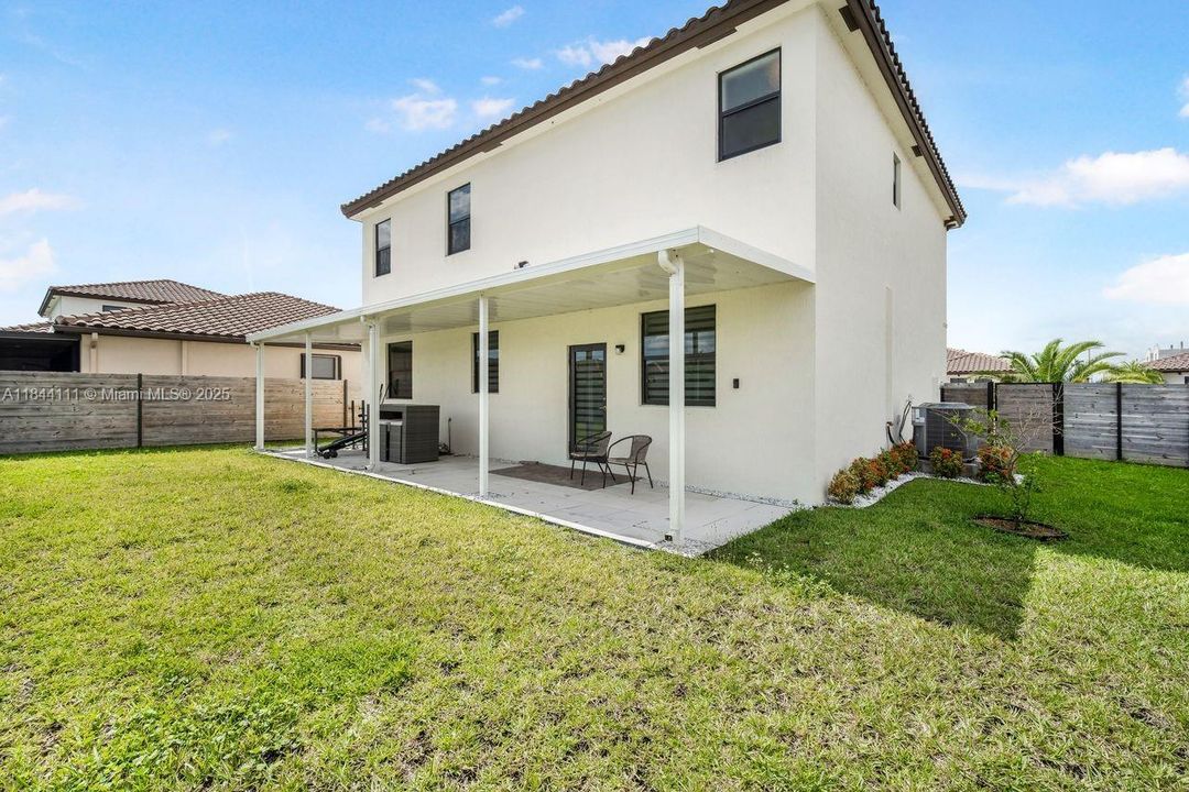 For Sale: $765,000 (5 beds, 3 baths, 3170 Square Feet)