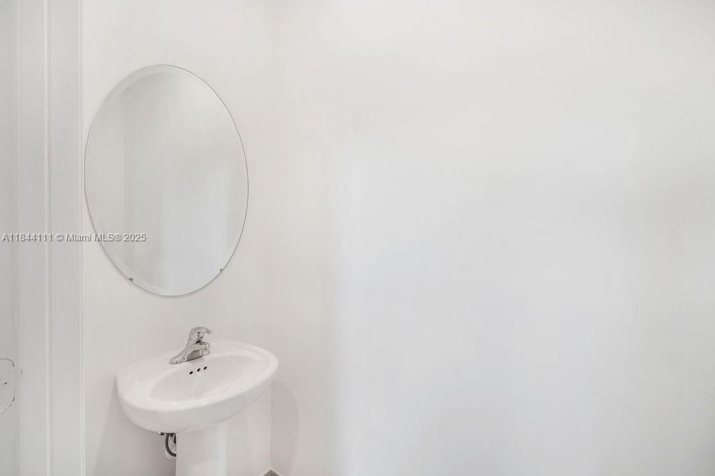 For Sale: $765,000 (5 beds, 3 baths, 3170 Square Feet)