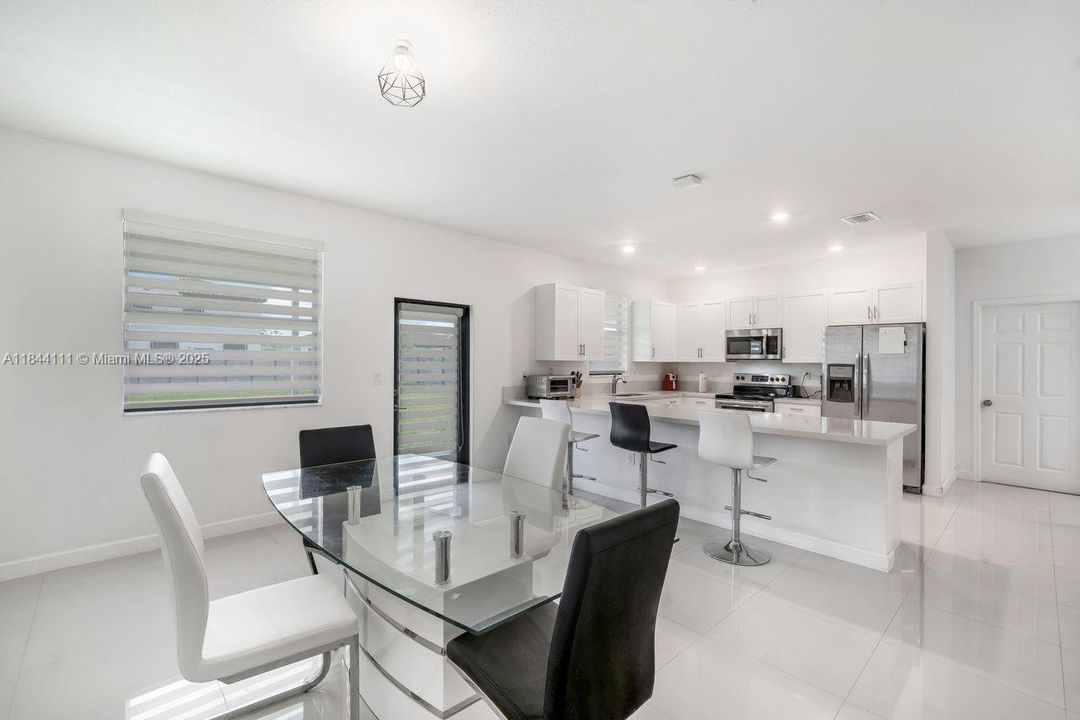 For Sale: $765,000 (5 beds, 3 baths, 3170 Square Feet)