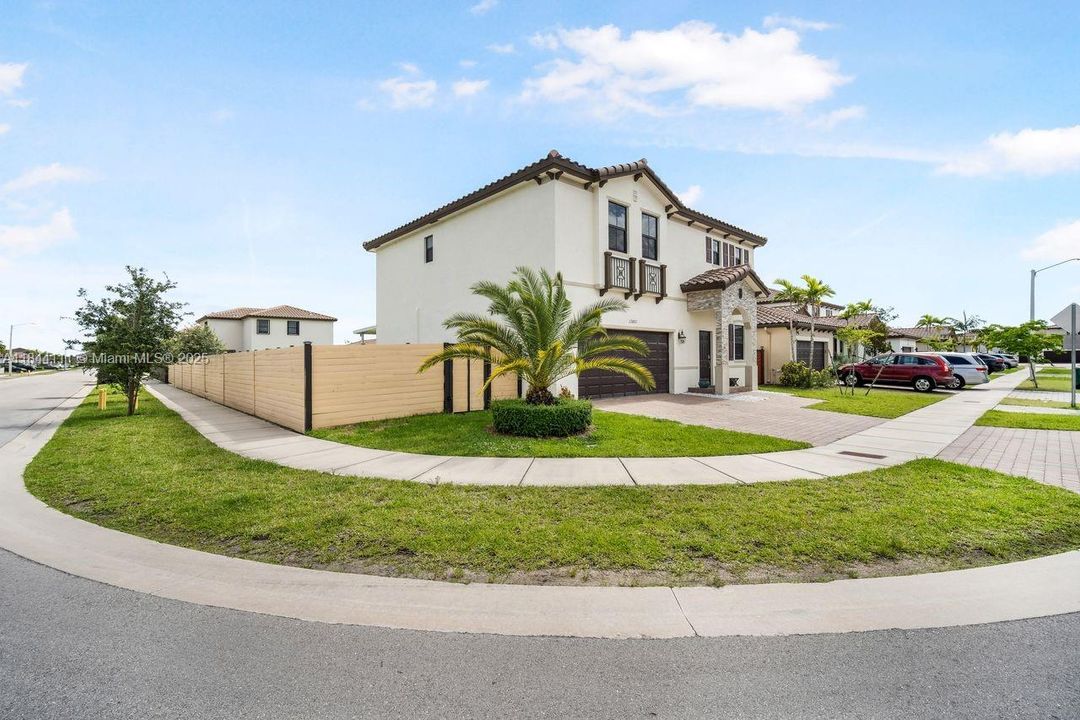 For Sale: $765,000 (5 beds, 3 baths, 3170 Square Feet)